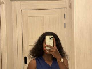 Eroottinen videokeskustelu ShySerena