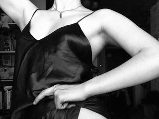 Eroottinen videokeskustelu small-monstr