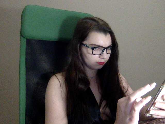 Lähettää kuvakaappauksia SofiaClark