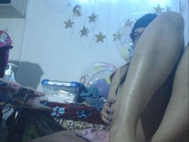 Lähettää kuvakaappauksia sofy_dirtyHot