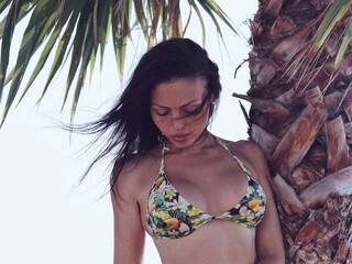 Eroottinen videokeskustelu CreaMBabyy