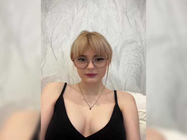 Lähettää kuvakaappauksia Sophie-doll