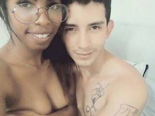 Eroottinen videokeskustelu SophiexxJames