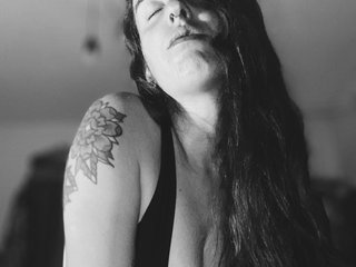 Eroottinen videokeskustelu SoTired