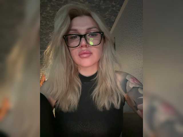 Lähettää kuvakaappauksia CyberWhore111