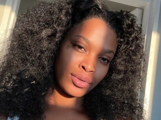 Eroottinen videokeskustelu Sugababiie