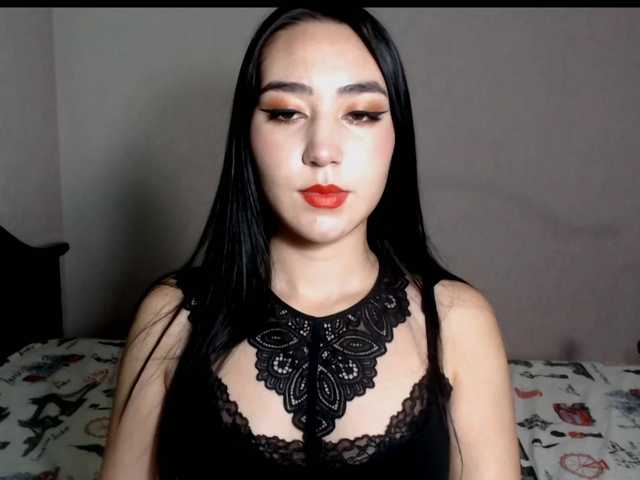 Kuvat SuziLyona Hello, my name is Suzi. It's my second week here and waiting to found new friends and get new experience. Let's improve this show together.I work dance teacher.i make charity stream i love animal and we can Help together all Money today i spent