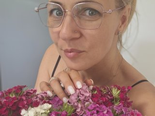 Eroottinen videokeskustelu Sweetaniaa