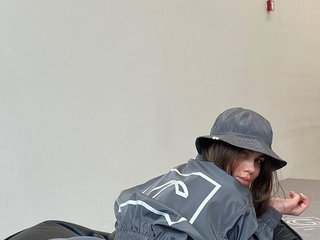 Eroottinen videokeskustelu SweetKittyX
