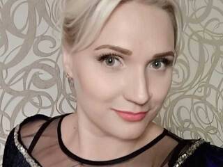 Eroottinen videokeskustelu SweetRedDeva