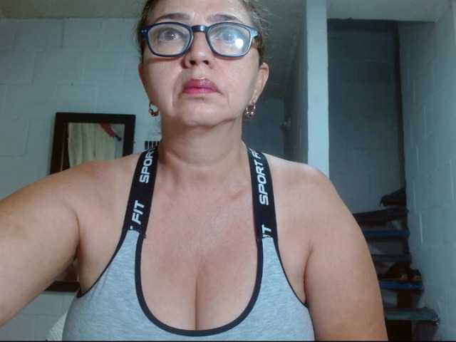 Kuvat sweetthelmax welcome my loves!!!! enter the fantasy show mature latina with super big tits#naked total 165 tks#deep anal 95 tks#big ass natural 20tks#blow job 45 tks#squirts or cum 180tks