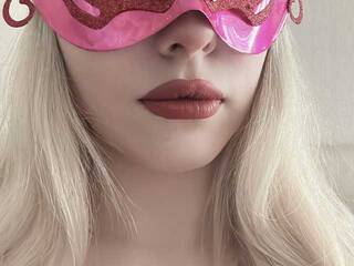 Eroottinen videokeskustelu SwetyKitty