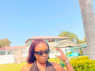 Eroottinen videokeskustelu Tamaramercillo