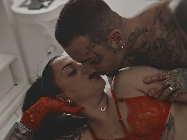 Kuva profiilista TattooedCouple