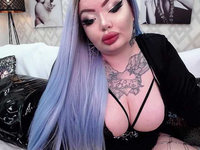 Kuvat SavageQueen Welcome in my rooom! Tattooed busty fuck doll with perfect deepthroat skills and more and more. Wanna play? Tip your Queen! Kisses :)
