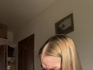 Eroottinen videokeskustelu AliciaTroupe