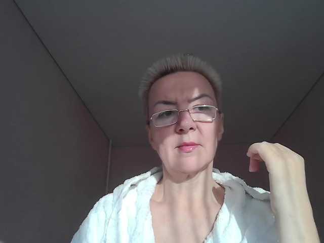Lähettää kuvakaappauksia TheCryptoQueen