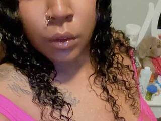 Eroottinen videokeskustelu Thicaliciouss