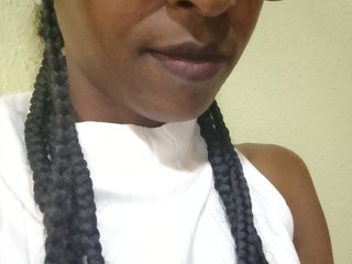 Eroottinen videokeskustelu Tinah24