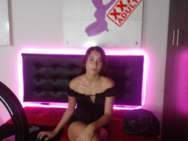 Kuvat TinnySofi18 Hi, it's my first day, I hope for your collaboration, I follow your advice #latina #skinny #feet #young #daddy #New