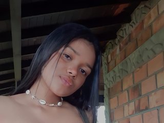 Eroottinen videokeskustelu Tiny-Annie