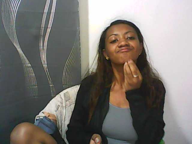 Lähettää kuvakaappauksia tinychloe