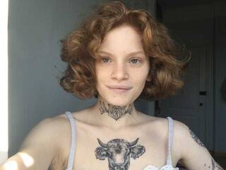 Eroottinen videokeskustelu Toninita