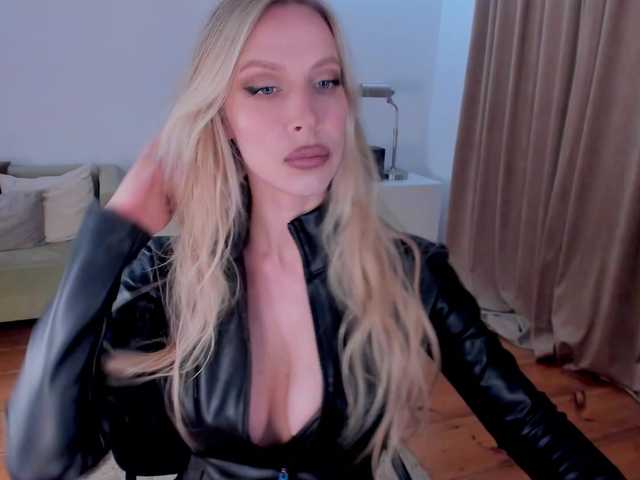 Lähettää kuvakaappauksia ToxicBlonde