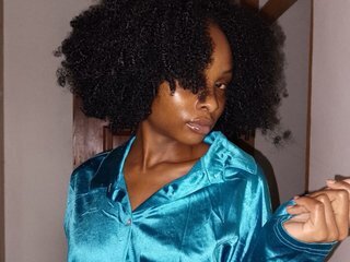 Eroottinen videokeskustelu Toxique-