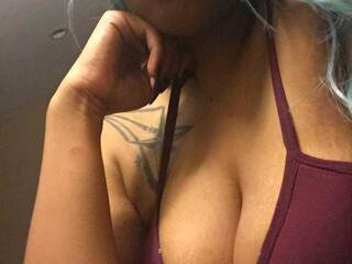 Eroottinen videokeskustelu TrinityStahr