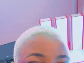 Eroottinen videokeskustelu Trixiee