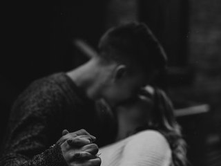 Eroottinen videokeskustelu twobigasses