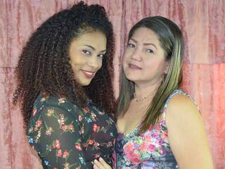 Eroottinen videokeskustelu TwoLatinGirlx