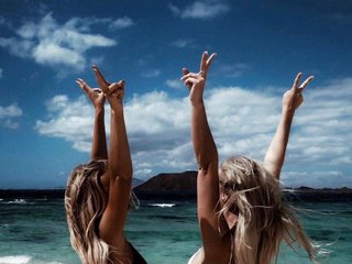 Eroottinen videokeskustelu twosexyandhotgirls