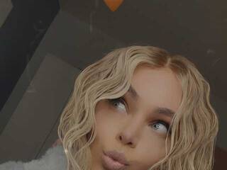 Eroottinen videokeskustelu TyraKadney