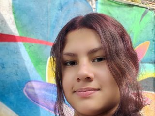 Eroottinen videokeskustelu Valentina-Skye