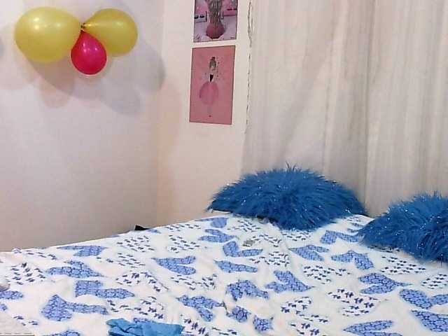 Kuvat valeriiaa-hot hi guys welcome to my room play with me #anal #squirt #lovense #pantyhose #teen #bigboobs