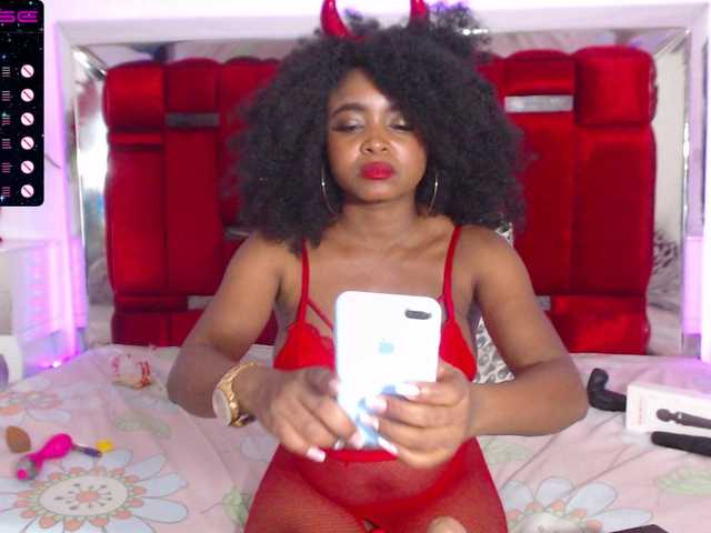Kuvat valerysexy4 Hey guys, hot day I want you to make me wet for you !! ♥♥ PVT // ON @goal full squirt #ebony #latina # 18 #slim #bigboob #lovens