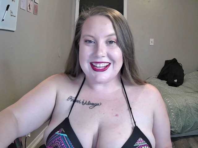 Kuvat VanessaSwayxoxo your favorite bbw reporting for duty! I can't wait to drain your balls. Help me get to my goal of 60,000 tokens by the 1st! Insta - vanessa_swayxoxo