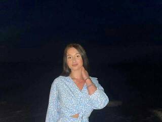 Eroottinen videokeskustelu VelvetBabe