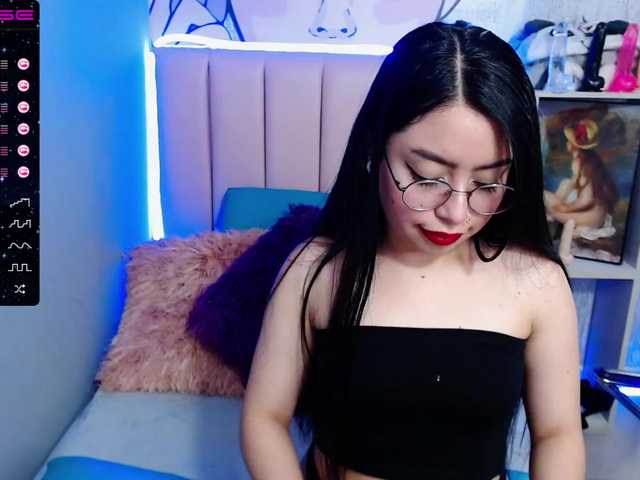 Kuvat VeronicaBrook Hey i am new ♥ GOAL: SHOW CUM♥ Come on an play with me♥ Lush is on♥ control lush 222tkns15 min♥ #daddy #c2c #lovense #18 #latin 333