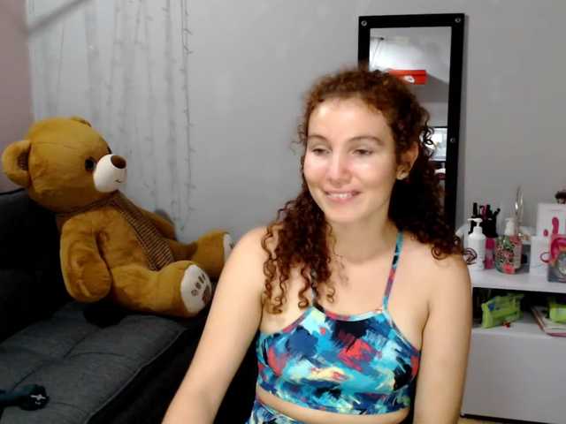 Kuvat VeronicaRusso hello guys enjoy with me 332 tokens to reach the goal Squirt Show