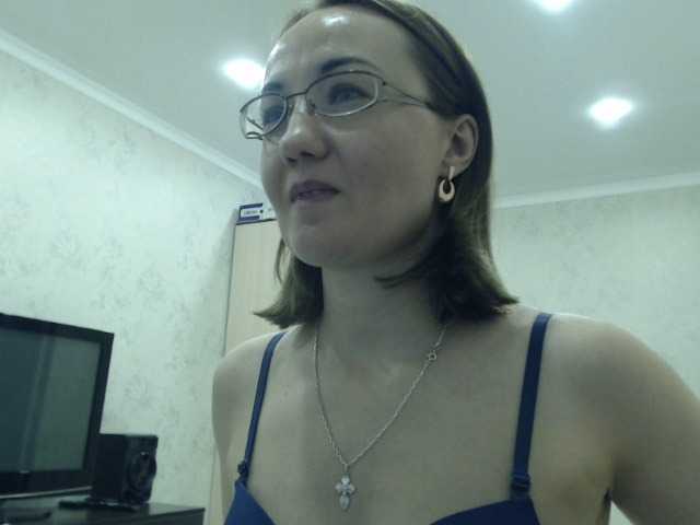 Kuvat viktoriyax I watch your camera for 21 tokens, listen to music for 10 tokens, and also go to ***ping, groups and private. Tips are welcome. Also put the Love of visitors!