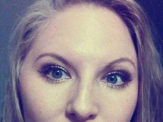 Eroottinen videokeskustelu VivianFlirty