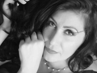 Eroottinen videokeskustelu VogueNoir