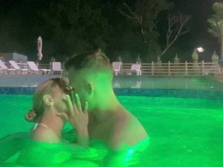 Eroottinen videokeskustelu White-Foxy