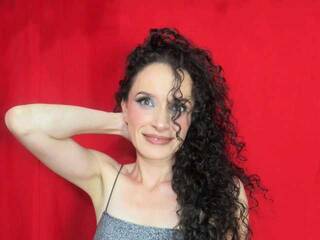 Eroottinen videokeskustelu WildBarbiee