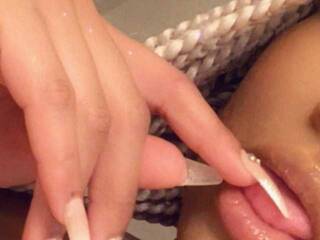 Eroottinen videokeskustelu Yiauana