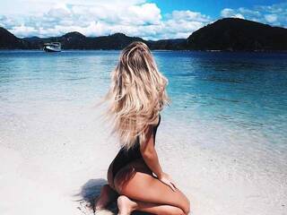 Eroottinen videokeskustelu Your-teacher-1