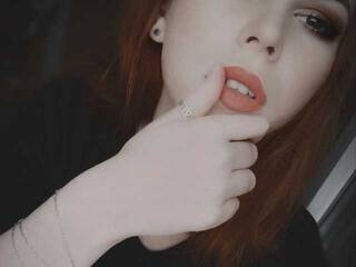 Eroottinen videokeskustelu YourCandya